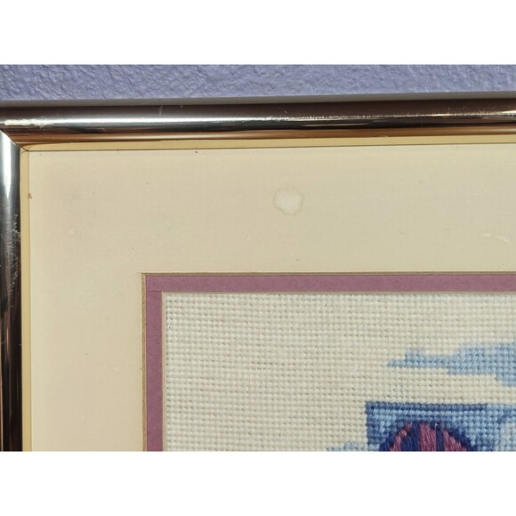 Vintage Handmade Needlepoint /Crewel Framed 15" x 19" Hot Air Balloon Picture - Picture 11 of 16